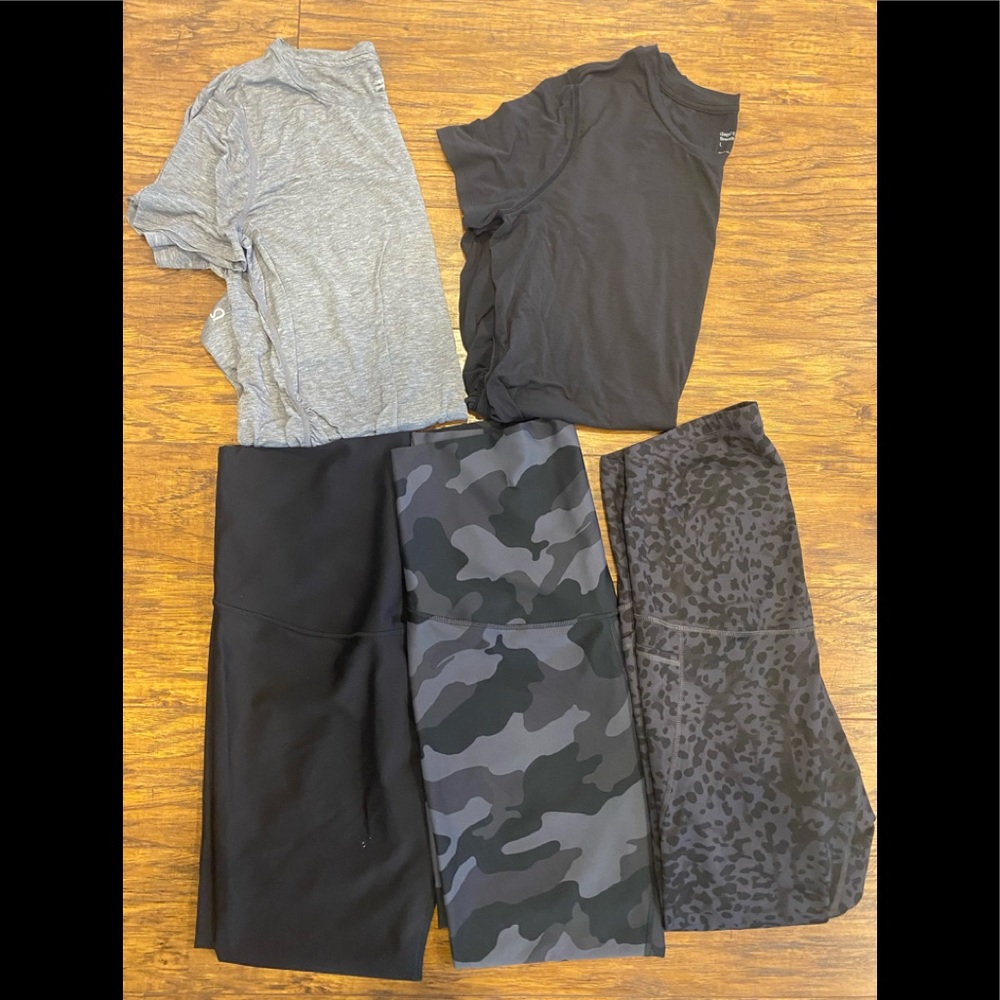 Old navy athletic maternity crop Capri leggings and gap fit maternity t shirts